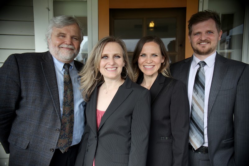 Jennifer L Neeleman