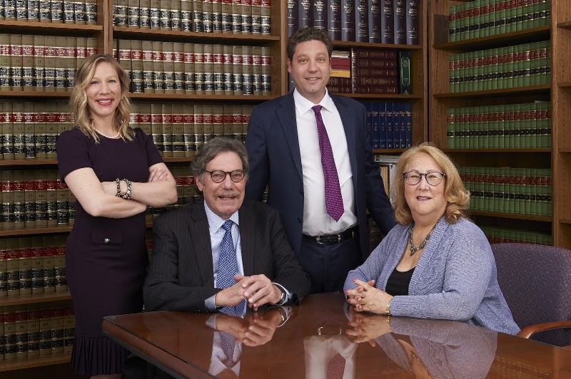 Vitraelli & Associates